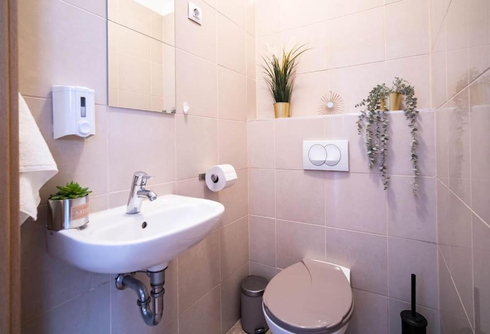 Free Parking! Soho Budapest 304, 4 Ppl, Ac, Fast Wifi, Smart Tv Ngoại thất bức ảnh