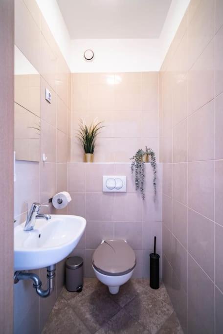 Free Parking! Soho Budapest 304, 4 Ppl, Ac, Fast Wifi, Smart Tv Ngoại thất bức ảnh