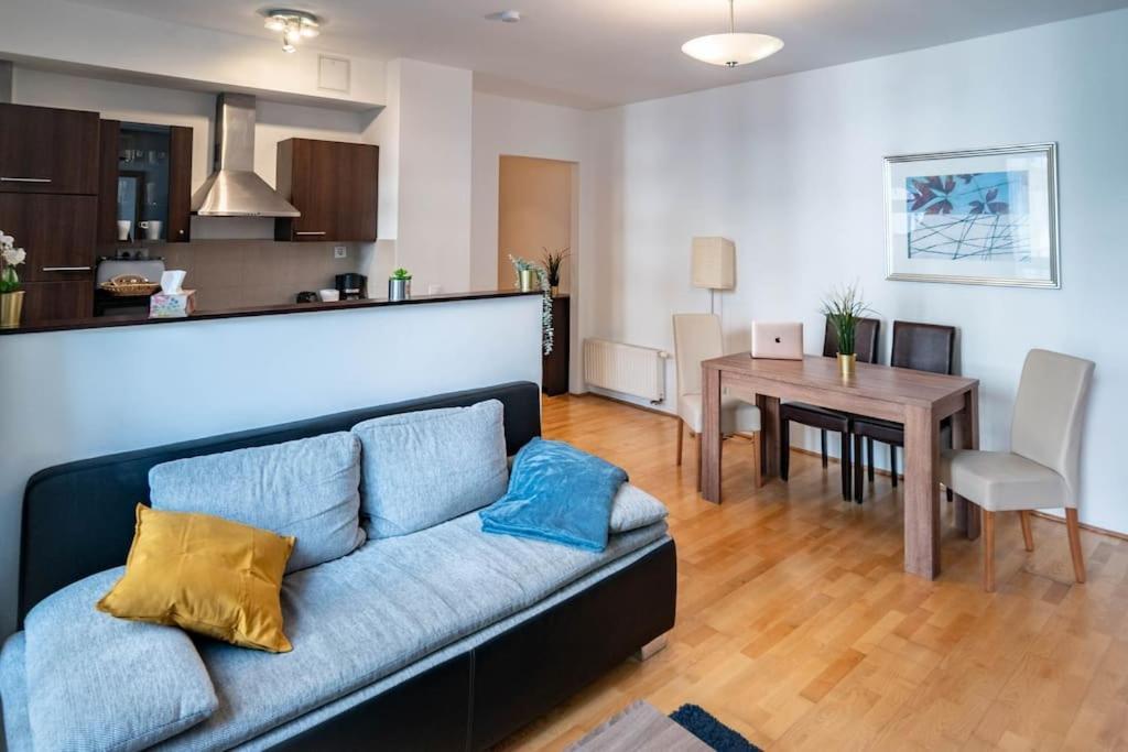 Free Parking! Soho Budapest 304, 4 Ppl, Ac, Fast Wifi, Smart Tv Ngoại thất bức ảnh